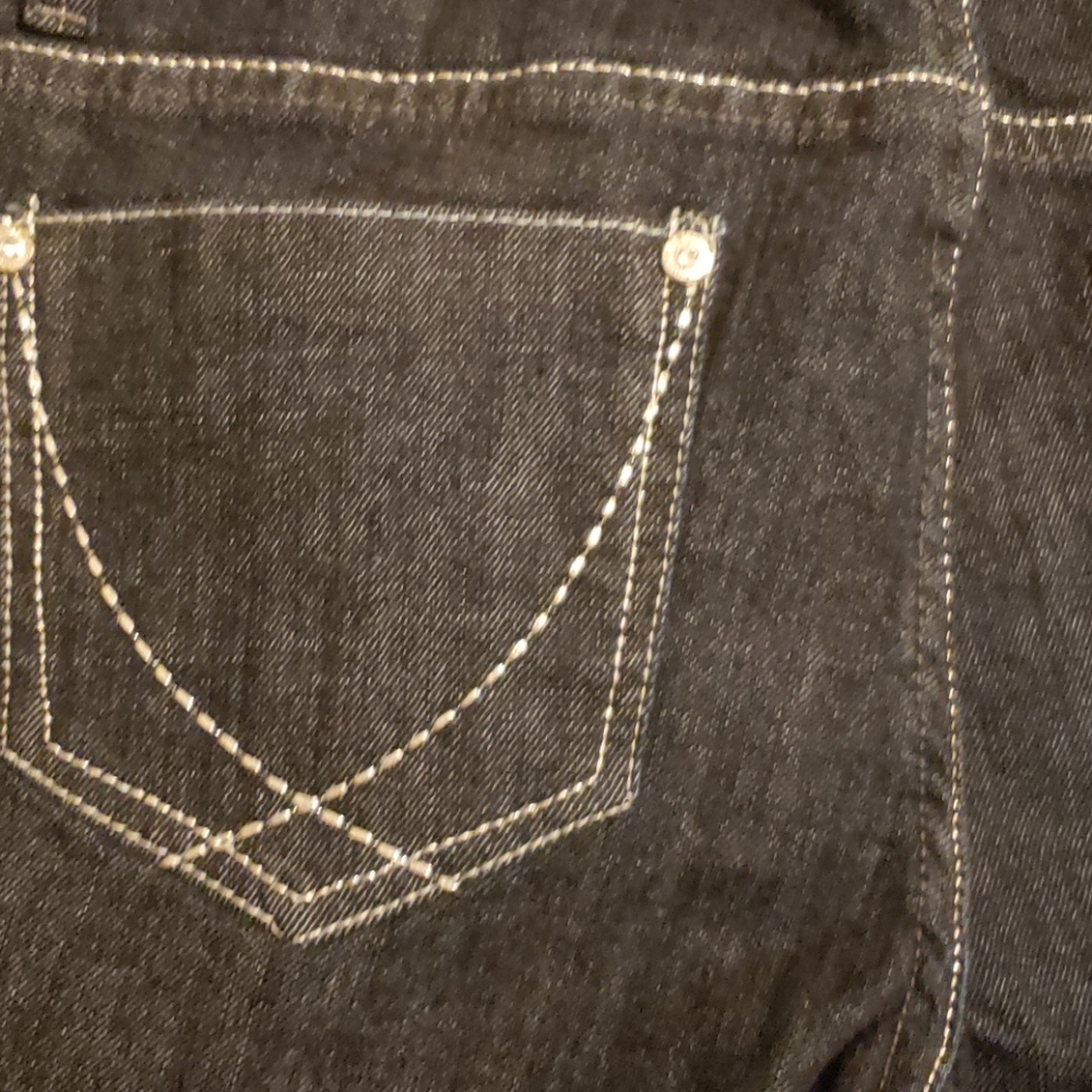 Capris - Picture 7 of 7